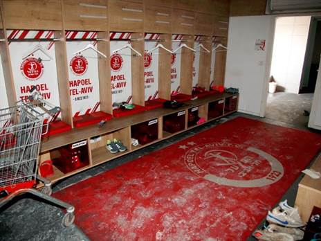 מתחם האימונים של הפועל ת"א אחרי השריפה (אלן שיבר)