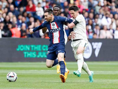 לורן אברג'ל מול ליאו מסי. יגיע גם כן לישראל? (GETTY)