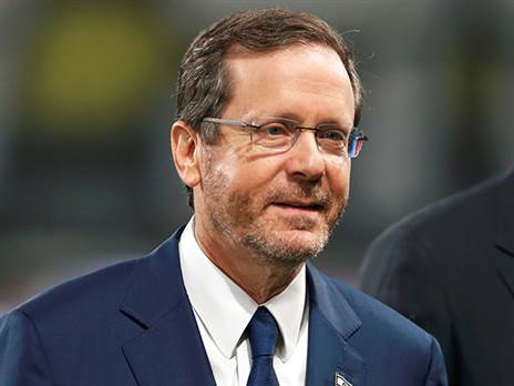 נשיא המדינה עלה לכר הדשא (אלן שיבר)