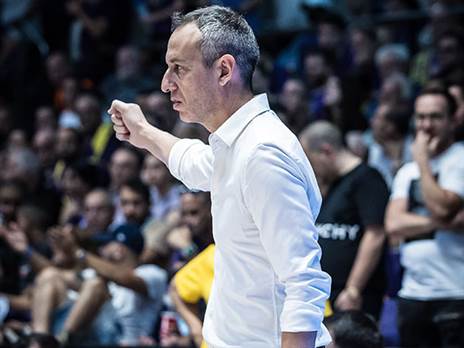 "השחקנים חזרו לעצמם בזמן". קטש (עודד קרני)