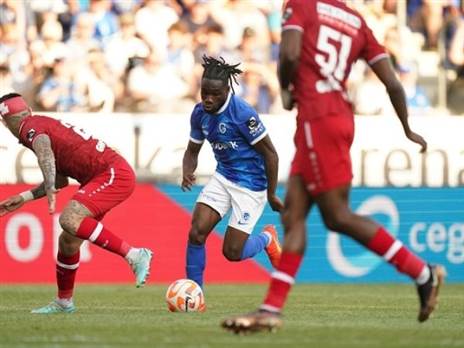 בזמן שגנק ואנטוורפן עדיין נאבקו (Joris Verwijst/BSR Agency/Getty Images)