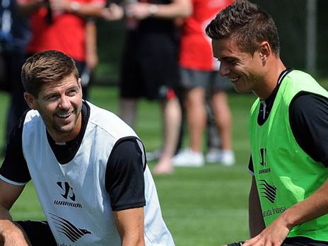 עם חבר באימון ליברפול (Getty)