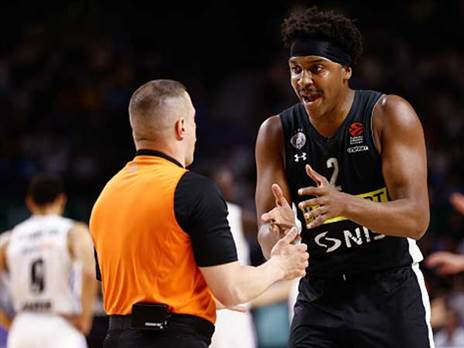 "תגנו על המשחק" (GETTY)