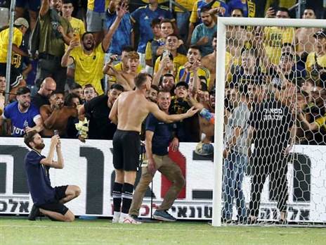 ניגש לאוהדים (אלן שיבר)