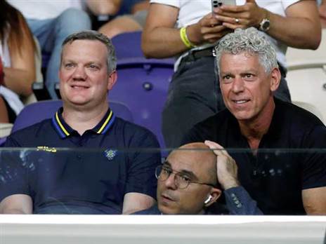 הכנסה משמעותית הודות להצלחה (אלן שיבר)