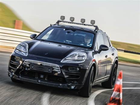 פורשה מקאן EV