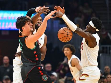 אבדיה מול שמירה כפולה. סימן חיובי (Getty)