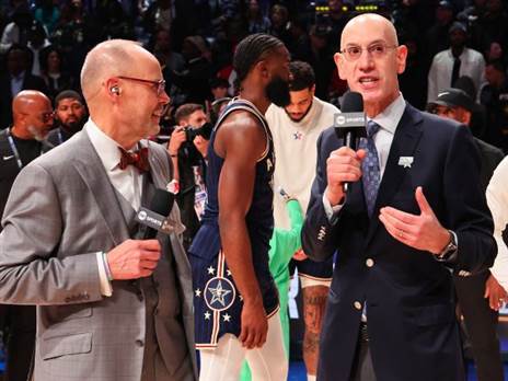 סילבר. הכריז על הצלחה (Stacy Revere/Getty Images)