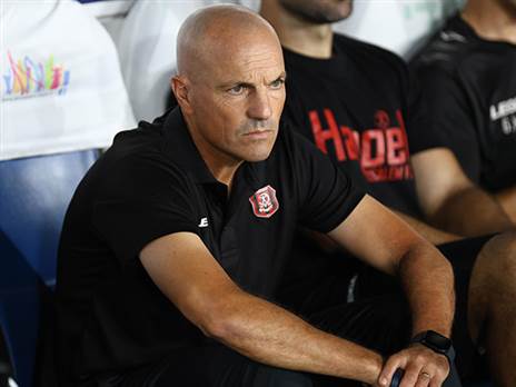 “רוצים לשמח אנשים“. זיו אריה (דני מרון)