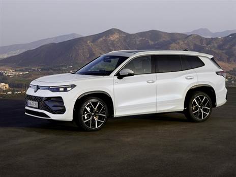 ויש גם גרסת R Line באווירה ספורטיבית