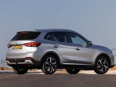 MG ZS הייבריד: מה ההבדלים לעומת היאריס קרוס? בסוף הכתבה