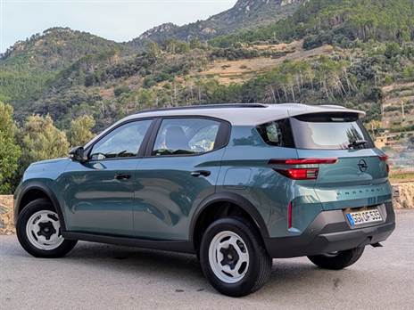 לפרונטרה גם גרסה עם 7 מושבים