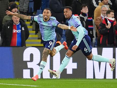 חמישה שערים מול אותה יריבה בהפרש של שלושה ימים. ז`סוס חוזר לעצמו (GETTY)