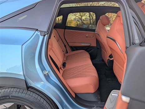 מרווח פה וגם שלושה מבוגרים יוכלו להיכנס