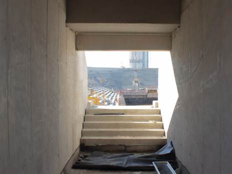 המעבר העליון ביציע הצפוני (רן ענפי)