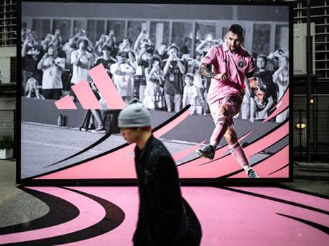 הילד מרוסאריו - על שלטי החוצות בעולם (getty)