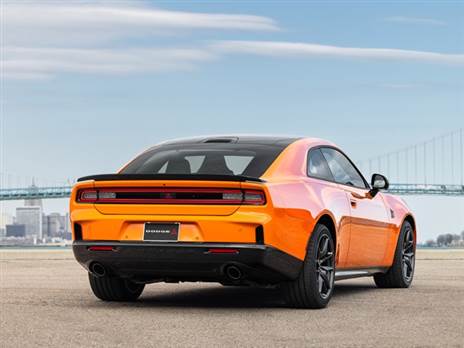 יש לה אגזוז!!!