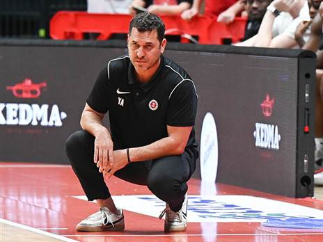 פתח עונה ברגל ימין. אלון (ברני ארדוב)