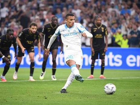 בועט מרכזי במארסיי. גרינווד (GETTY)