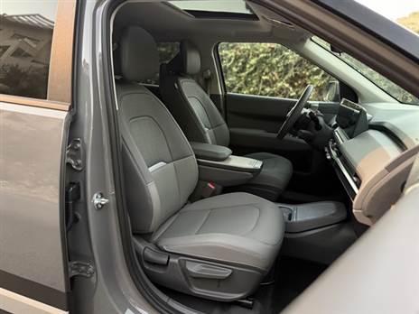 תנוחת הישיבה לא גבוהה במיוחד, אבל שדה הראייה לפנים טוב