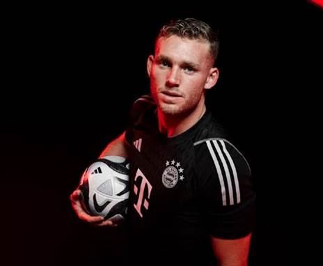 דניאל פרץ בטופ יחד עם ראיקוביץ` (באיירן מינכן)