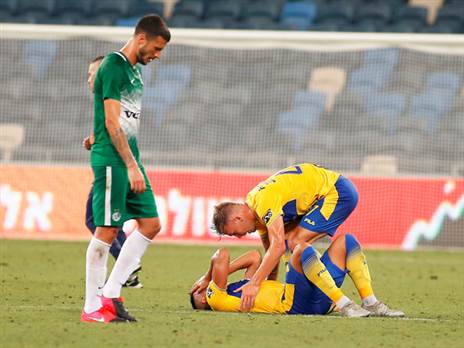 הצהובים חוגגים עלייה לגמר, בו פגשו את הפועל ת“א וזכו (אלן שיבר)