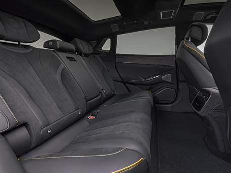 בסיס גלגלים ארוך במיוחד של 3.12 מטר