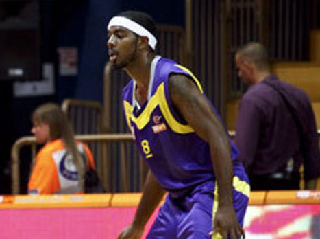 ימשיכו במומנטום? לואיס