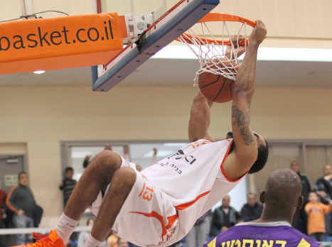 המצטיין של חודש ינואר. קיצ'ן (אלן שיבר)