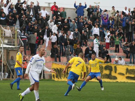 קמו מהקבר. מכבי יבנה חוגגת (דאבל פס)