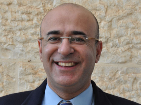 המנכ"ל החדש, איציק לארי