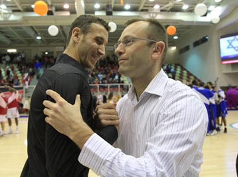 שמיר. הרעיון שלו ישנה את פני הכדורסל