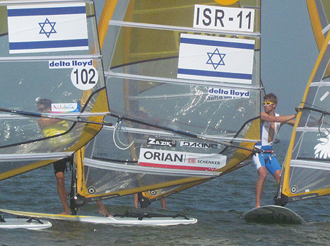 צוברי משמאל, משיח מימין והכרטיס עוד לפניהם (איגוד השייט)