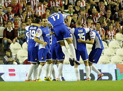 החבורה הזו, או שירי מימון? את מי אתם הייתם מעדיפים?