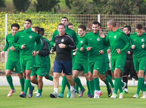 מעדיפים לדבר על המגרש. שחקני חיפה באימון (קובי אליהו, וואלה!)