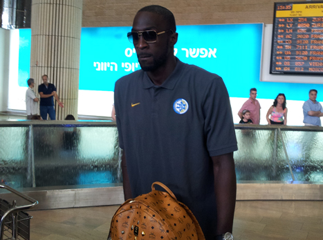 מנסה-בונסו. לא מצליח להישאר בריא