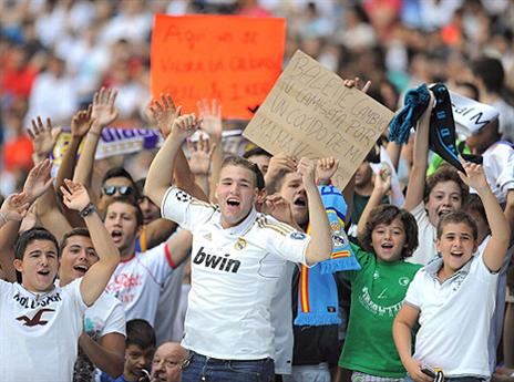 הברנבאו בטירוף. אוהדי ריאל