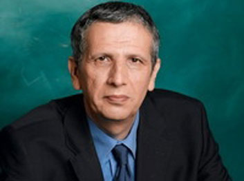 הכדור בידיים שלו ושל הבקרה. אורליצקי