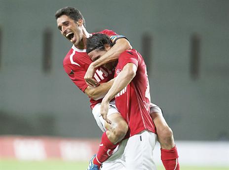 חגיגות אדומות במושבה (אלן שיבר)