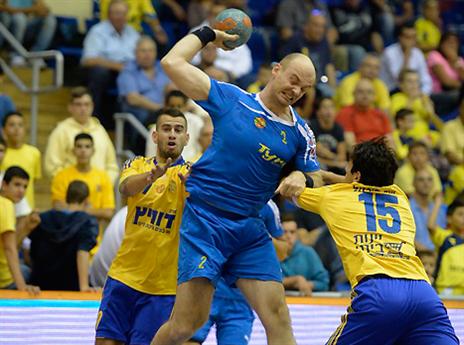 מכבי ת"א דורסת. בזברחני (עמית שיסל, איגוד הכדוריד)