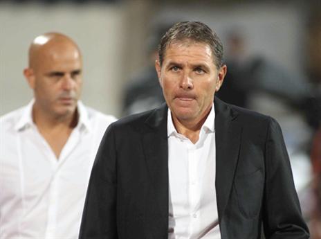 גוטמן ואבוקסיס. למאמן מותר ולשחקנים לא? (אלן שיבר)