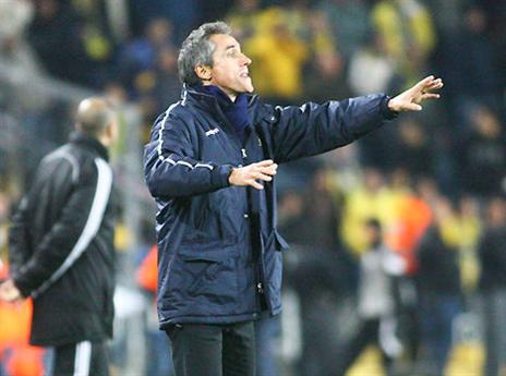 עבד על הקווים בלי הפסקה