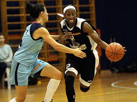 נתנה לאחרות את הבמה. הייטאוור (צילום: עודד קרני)