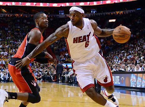 ג'יימס. ראיון לפנתיאון