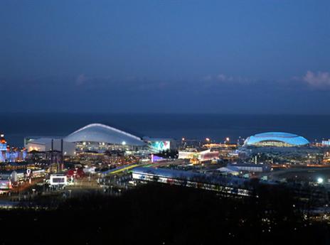 והנה, כך נראית סוצ'י בלילה. לונדון נוסח רוסיה