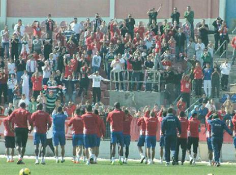 השחקנים מודים לקהל