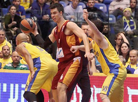 במשך שני רבעים, זה הלך קשה (צילום: אלן שיבר)