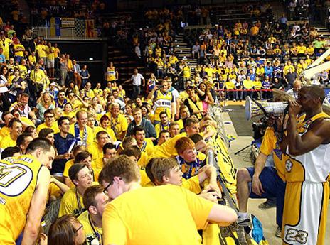 אווירה לוהטת באולם (gettyimages)
