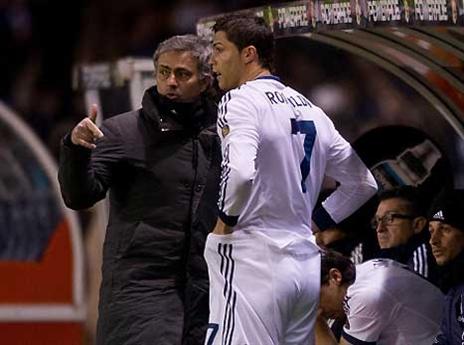 מוריניו, פתח עוד חזית (GETTYIMAGES)