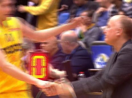 והייתה גם לחיצת יד בין אדלשטיין לפניני (אלן שיבר)